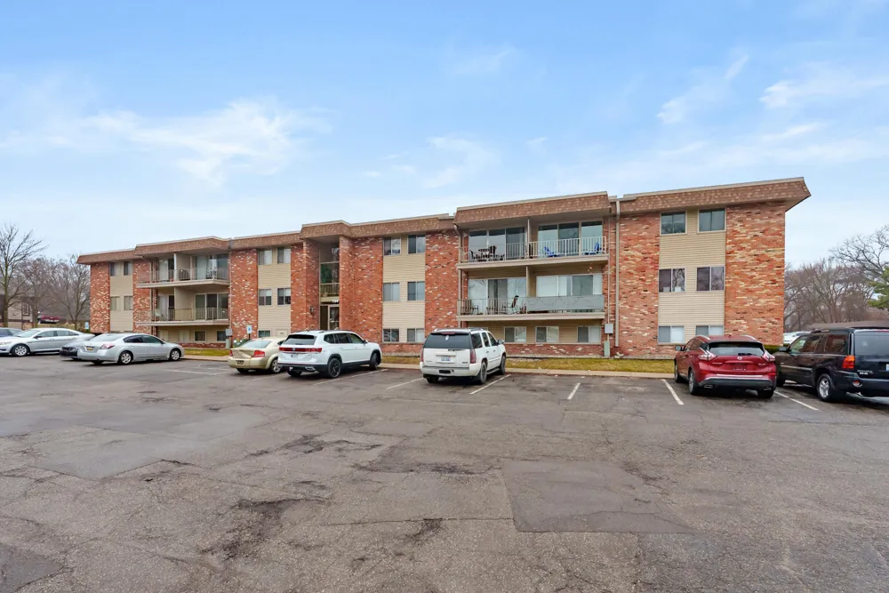 734 W Kilgore Road #208 Kalamazoo, MI 49008