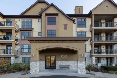 1320 Riverside Lane #200