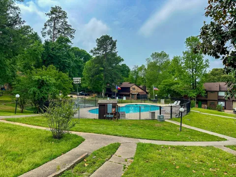 200 Fountain Lake W #128