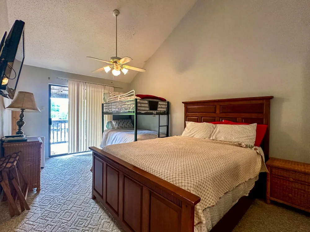 200 Fountain Lake W #128 Livingston, TX 77351