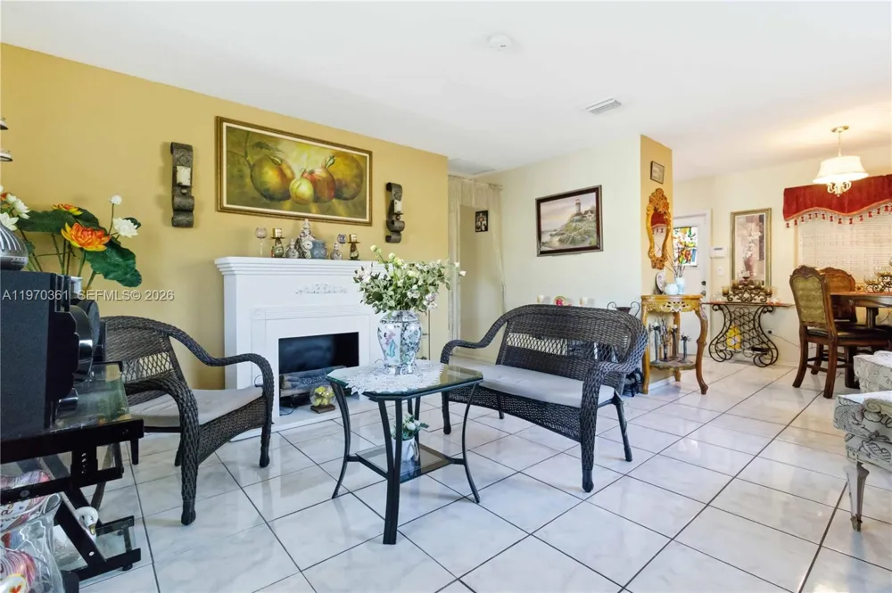 380 NW 133rd St North Miami, FL 33168
