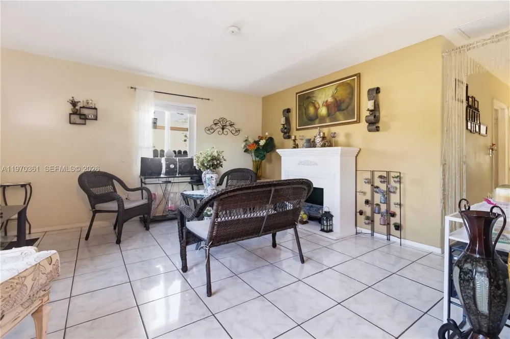 380 NW 133rd St North Miami, FL 33168