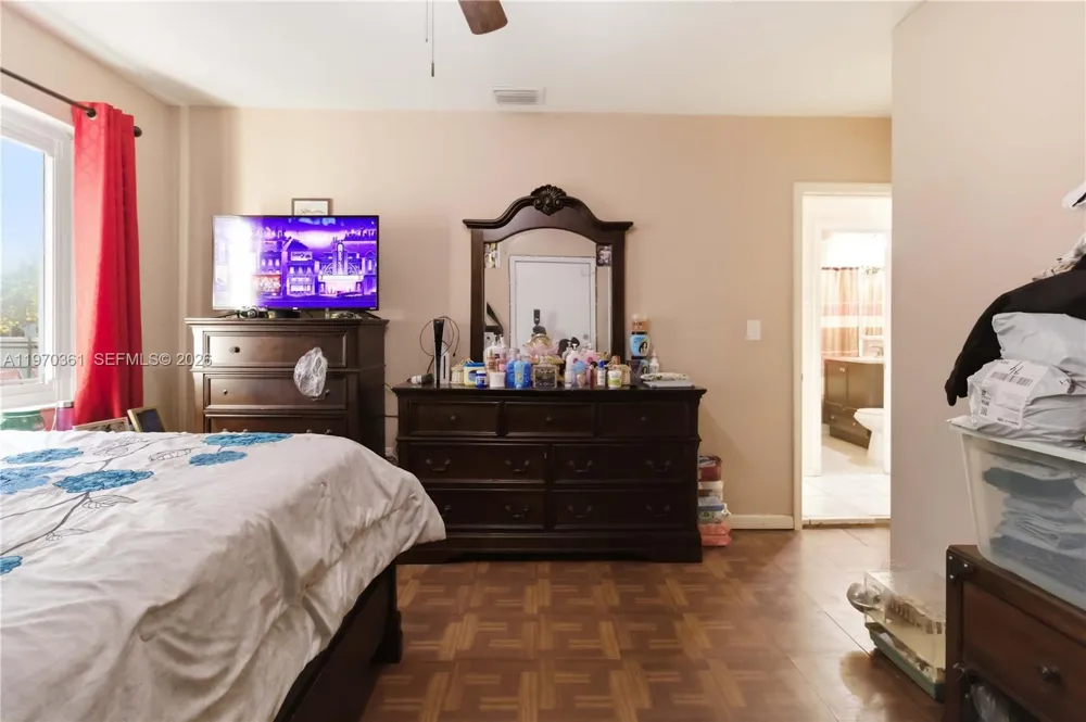 380 NW 133rd St North Miami, FL 33168