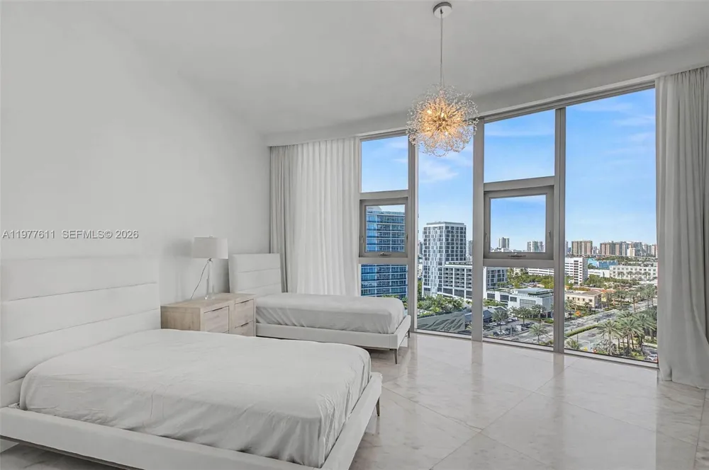 17475 Collins Ave #904 Miami Beach, FL 33160