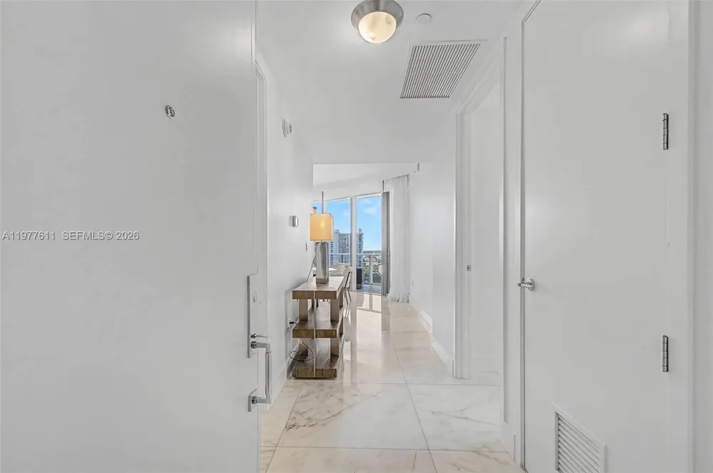 17475 Collins Ave #904 Miami Beach, FL 33160