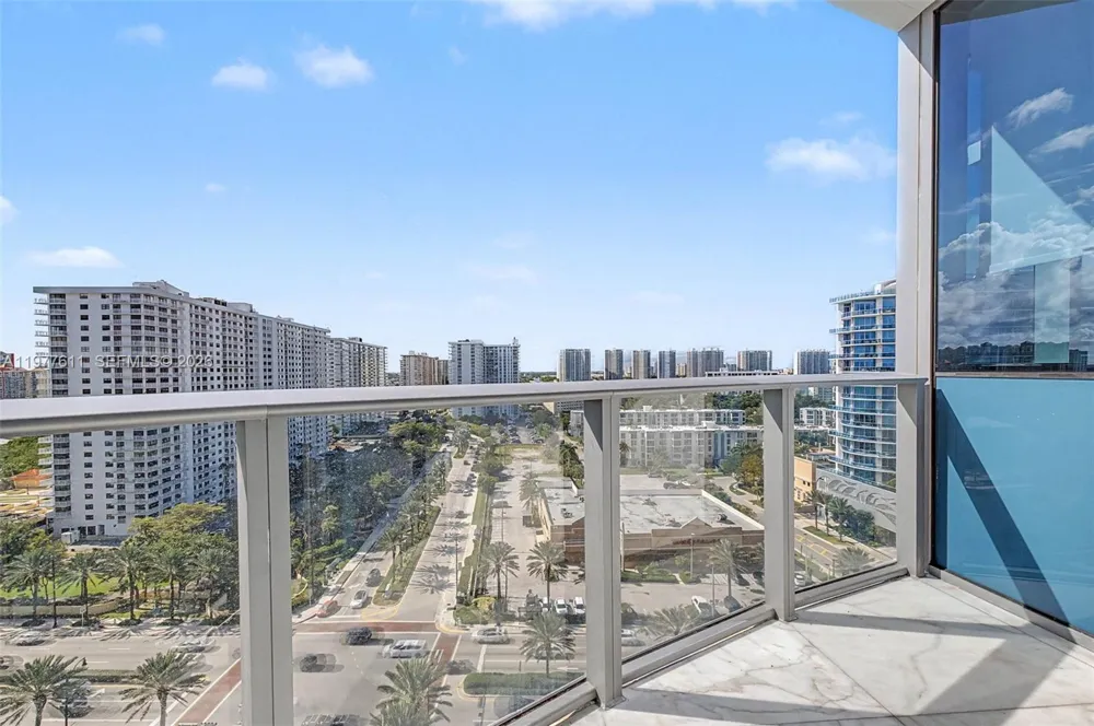17475 Collins Ave #904 Miami Beach, FL 33160