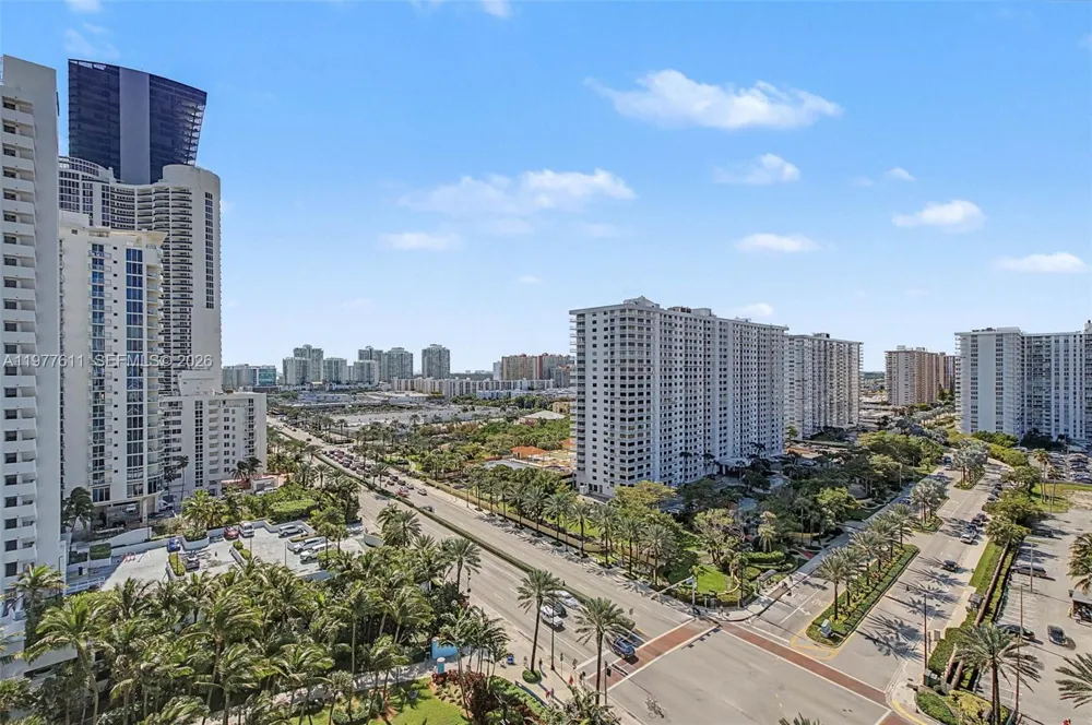 17475 Collins Ave #904 Miami Beach, FL 33160