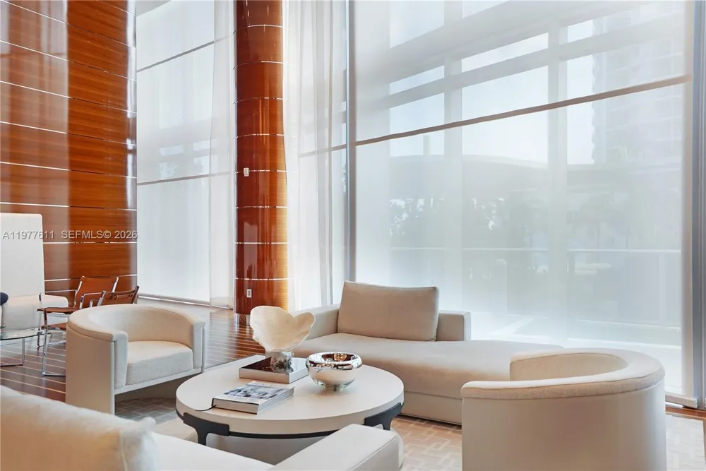 17475 Collins Ave #904 Miami Beach, FL 33160