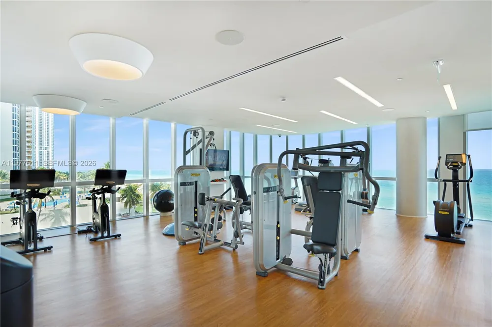17475 Collins Ave #904 Miami Beach, FL 33160