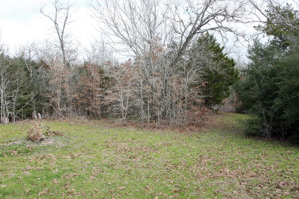 8729 E Fm 20 Highway Dale, TX 78616