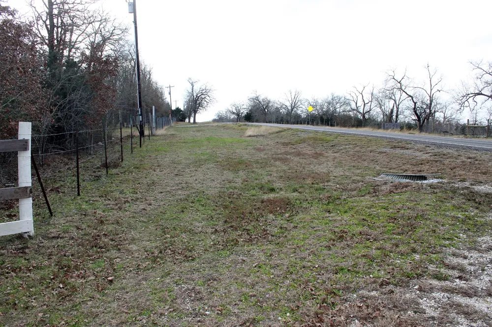 8729 E Fm 20 Highway Dale, TX 78616