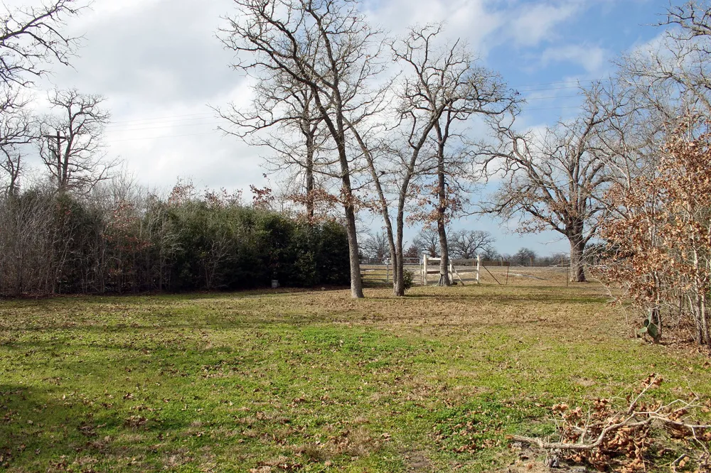 8729 E Fm 20 Highway Dale, TX 78616