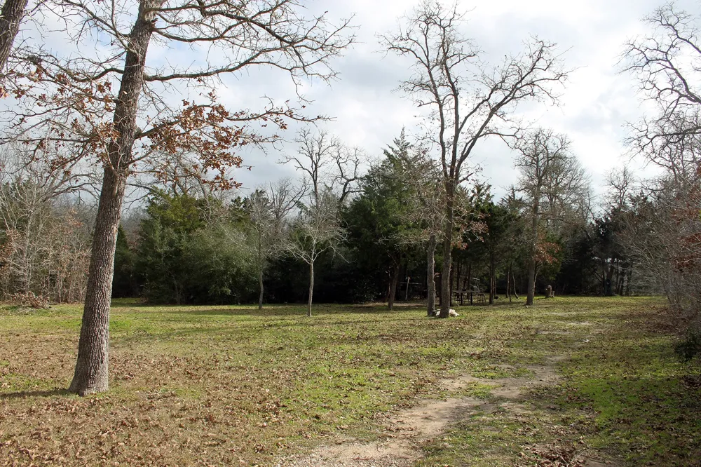 8729 E Fm 20 Highway Dale, TX 78616