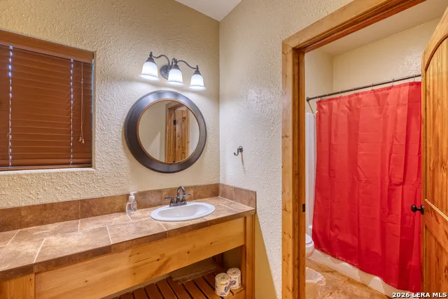 900 Tierra Linda Concan, TX 78838