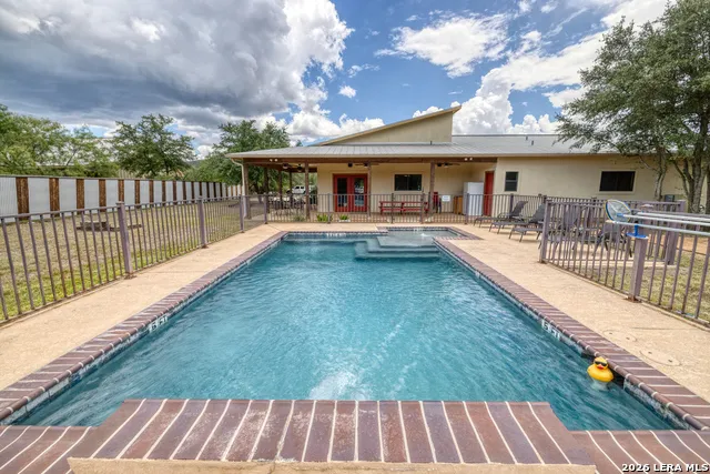 900 Tierra Linda Concan, TX 78838