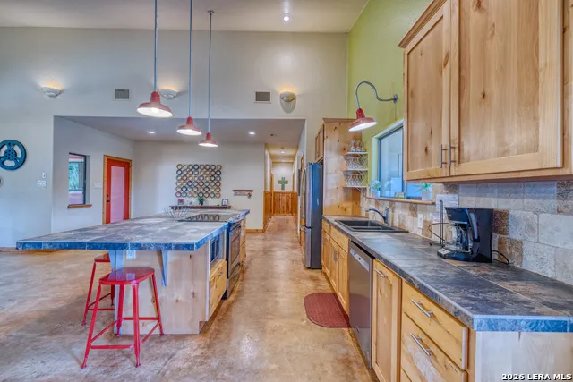 900 Tierra Linda Concan, TX 78838