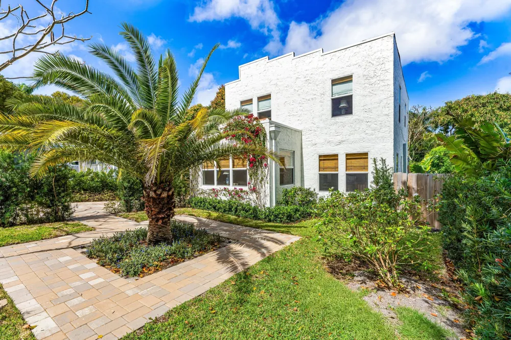 825 34th Street