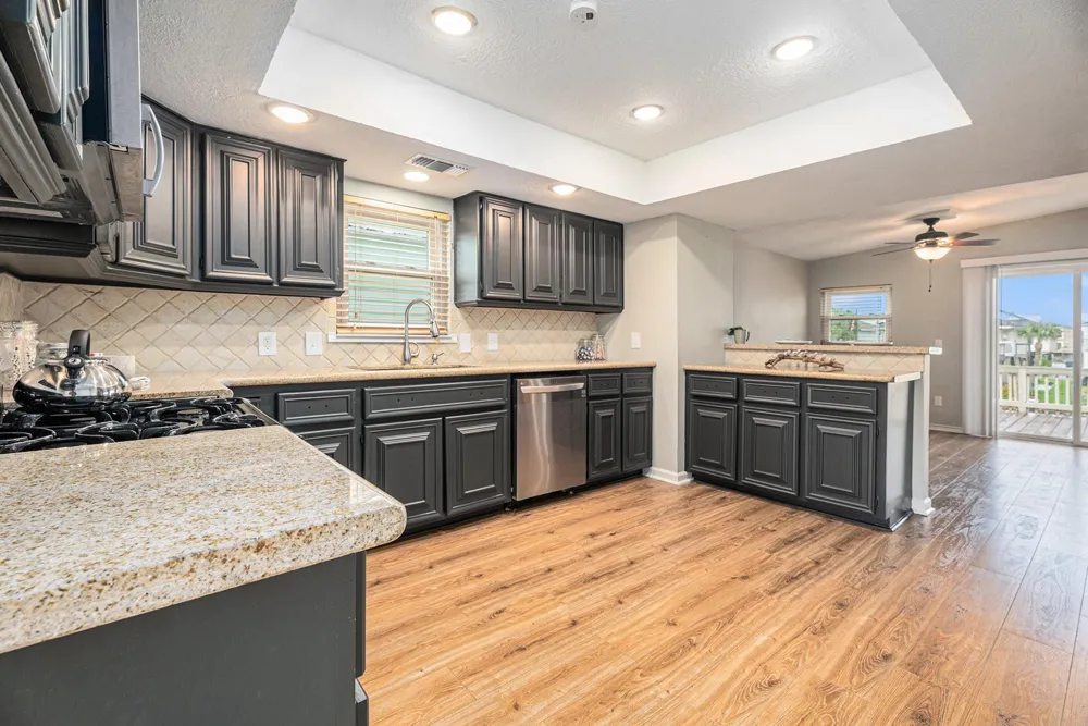 658 Warsaw Street Bayou Vista, TX 77563