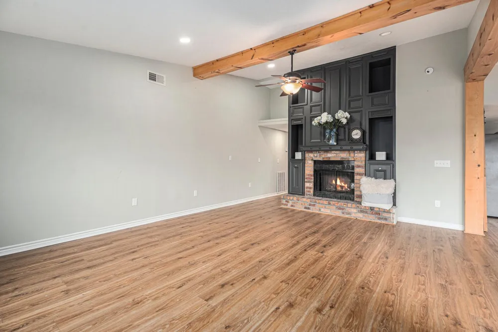 658 Warsaw Street Bayou Vista, TX 77563