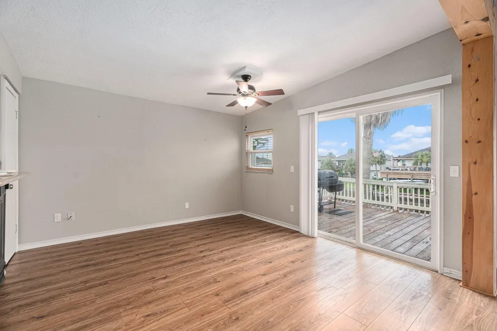 658 Warsaw Street Bayou Vista, TX 77563