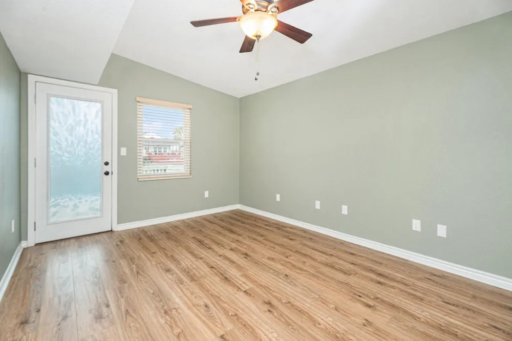 658 Warsaw Street Bayou Vista, TX 77563