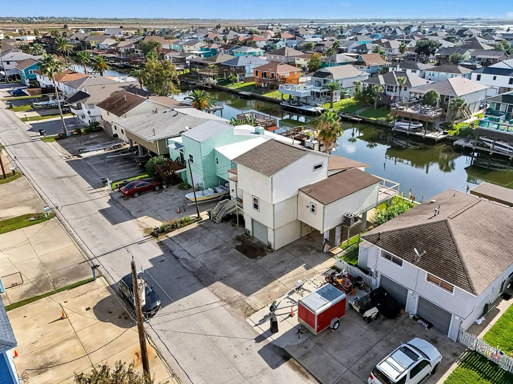 658 Warsaw Street Bayou Vista, TX 77563