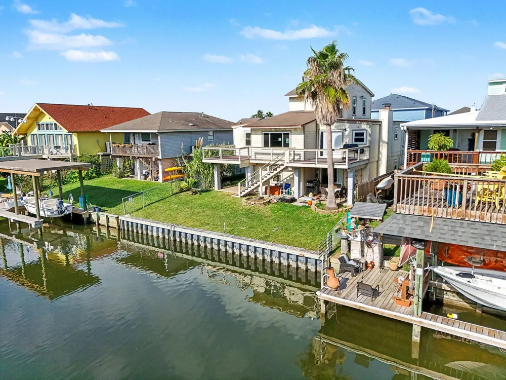 658 Warsaw Street Bayou Vista, TX 77563