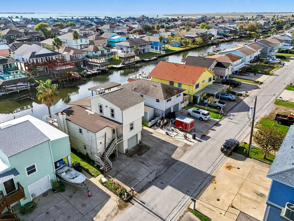 658 Warsaw Street Bayou Vista, TX 77563