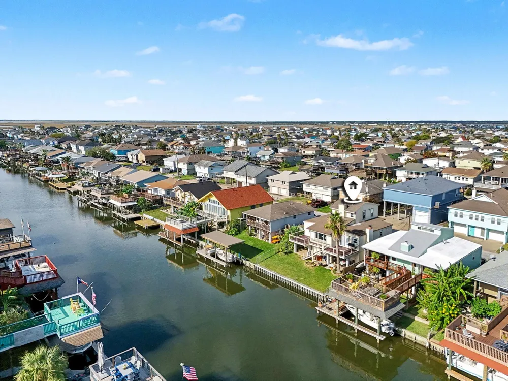 658 Warsaw Street Bayou Vista, TX 77563
