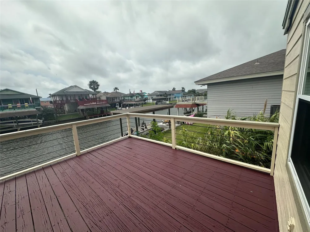 658 Warsaw Street Bayou Vista, TX 77563
