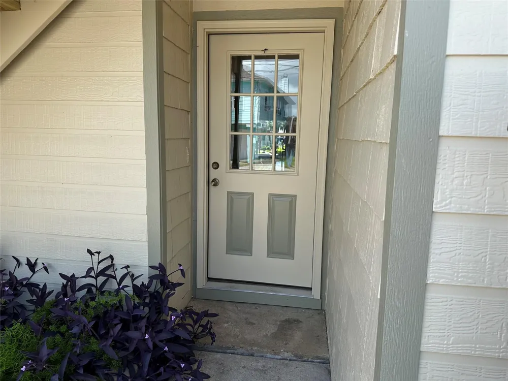 658 Warsaw Street Bayou Vista, TX 77563