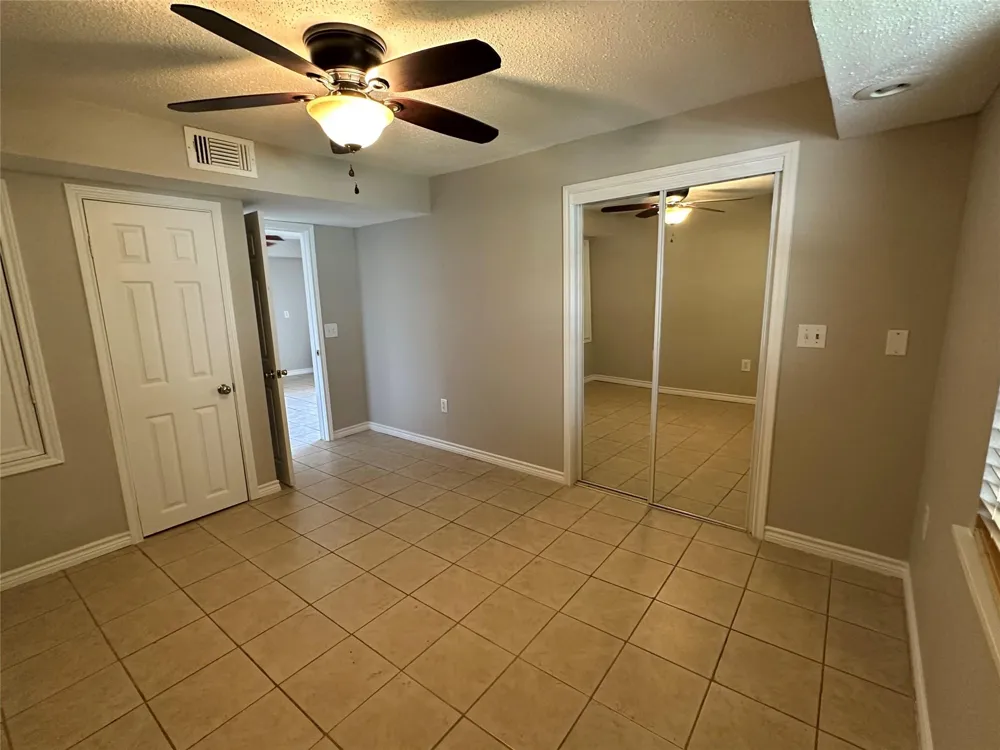 658 Warsaw Street Bayou Vista, TX 77563