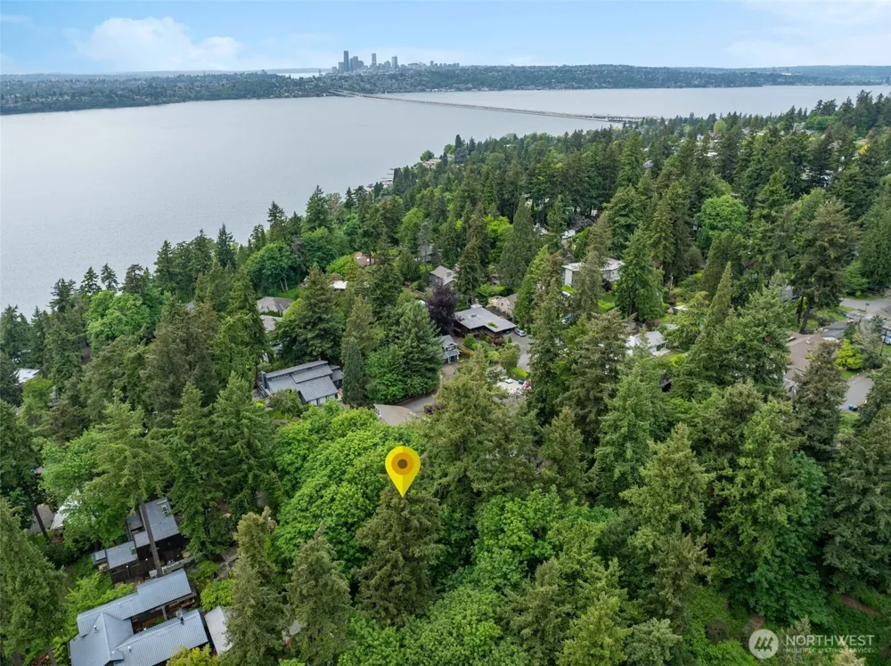 73 XX SE 38th Street Mercer Island, WA 98040