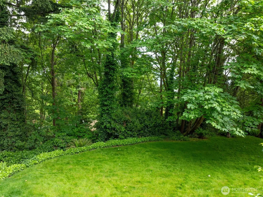 73 XX SE 38th Street Mercer Island, WA 98040