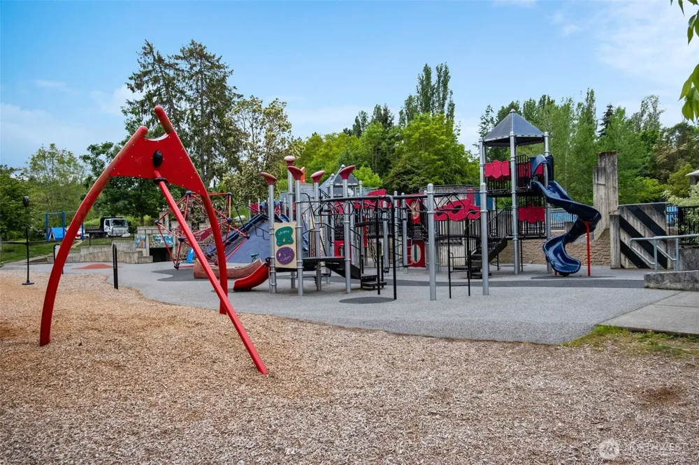 73 XX SE 38th Street Mercer Island, WA 98040