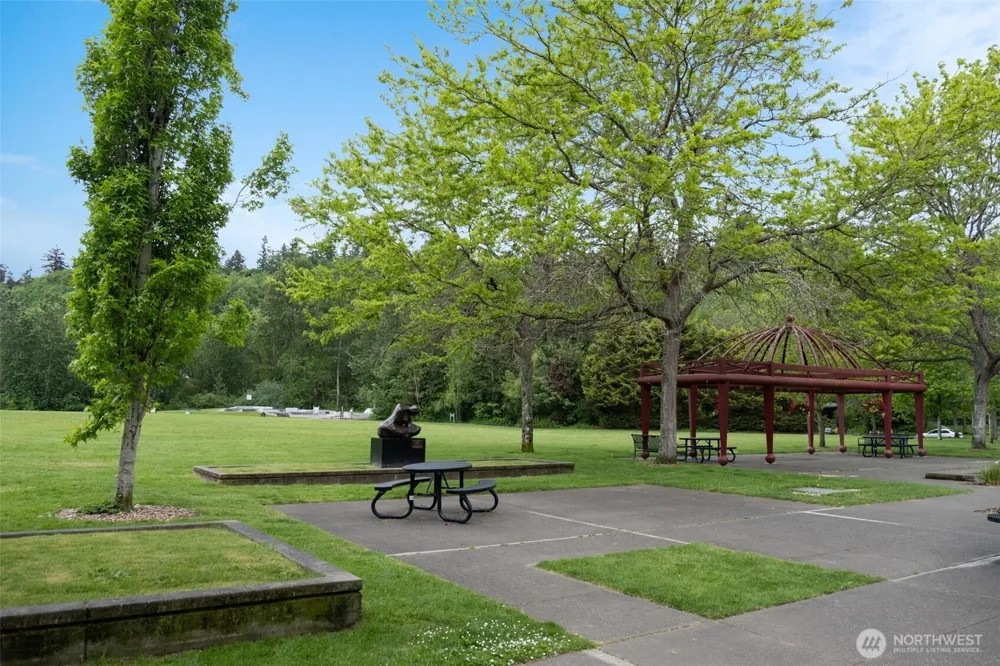 73 XX SE 38th Street Mercer Island, WA 98040
