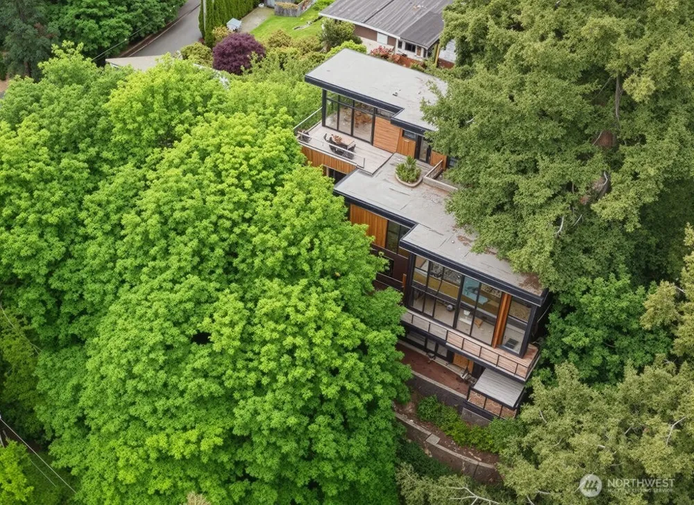 73 XX SE 38th Street Mercer Island, WA 98040