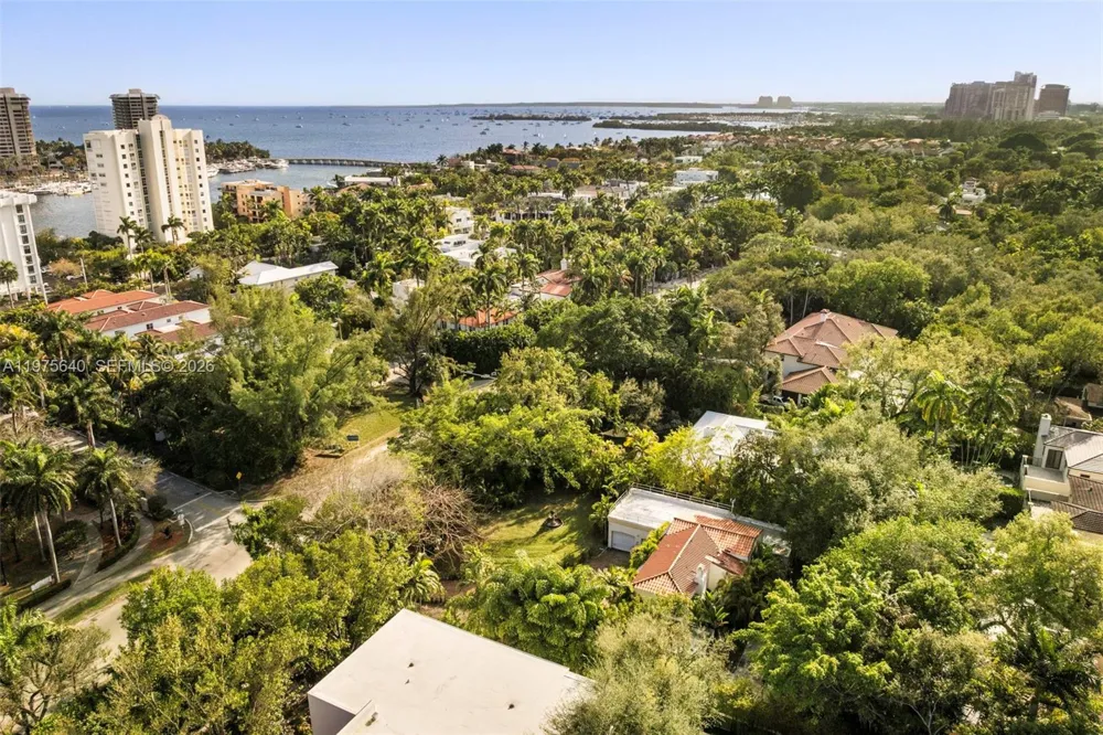 1645 S Bayshore Dr Coconut Grove, FL 33133