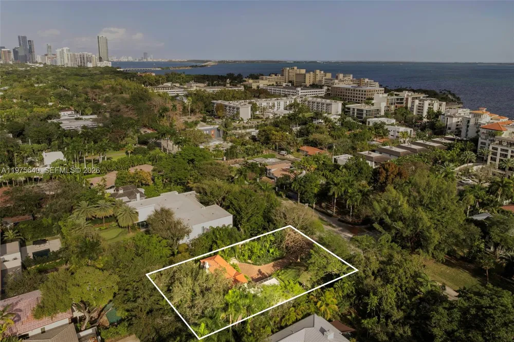 1645 S Bayshore Dr Coconut Grove, FL 33133