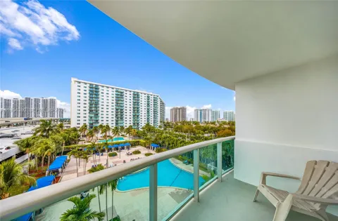 19370 Collins Ave #502