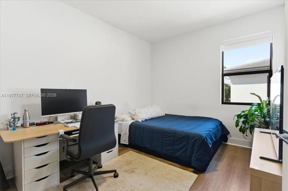 4395 NW 80th Ct Doral, FL 33166