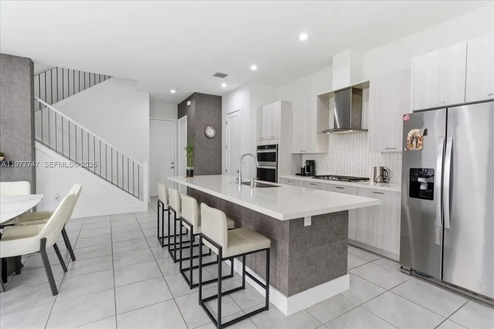 4395 NW 80th Ct Doral, FL 33166