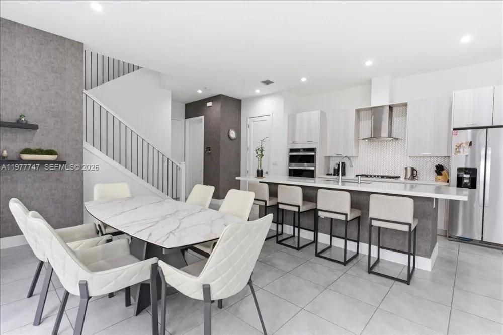 4395 NW 80th Ct Doral, FL 33166