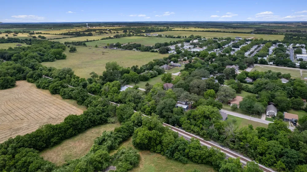 900 Tank Street Lockhart, TX 78644