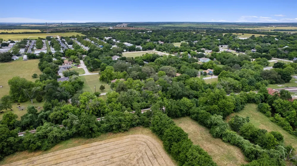 900 Tank Street Lockhart, TX 78644