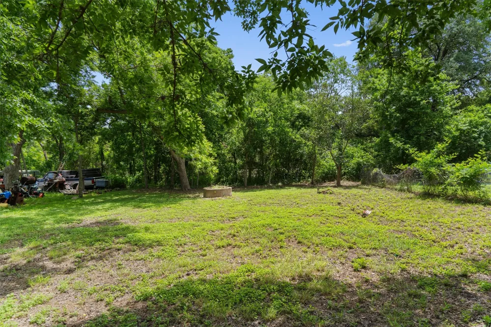 900 Tank Street Lockhart, TX 78644