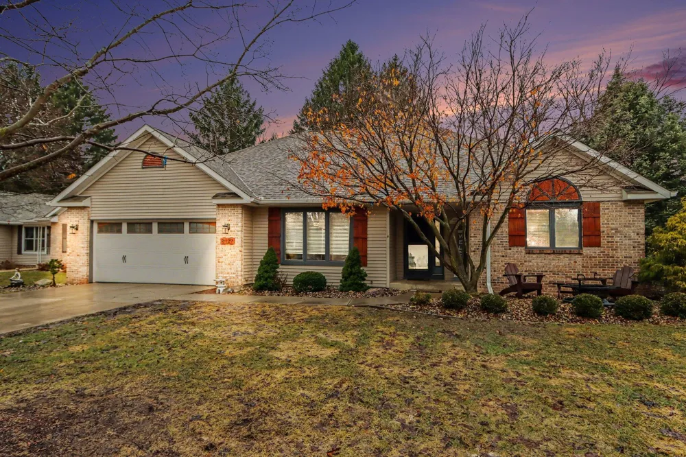 8127 Robinbrook Street Richland Village, MI 49083