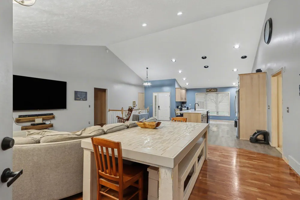 8127 Robinbrook Street Richland Village, MI 49083