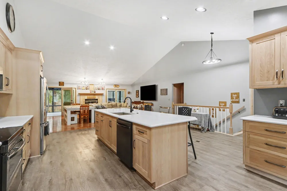 8127 Robinbrook Street Richland Village, MI 49083