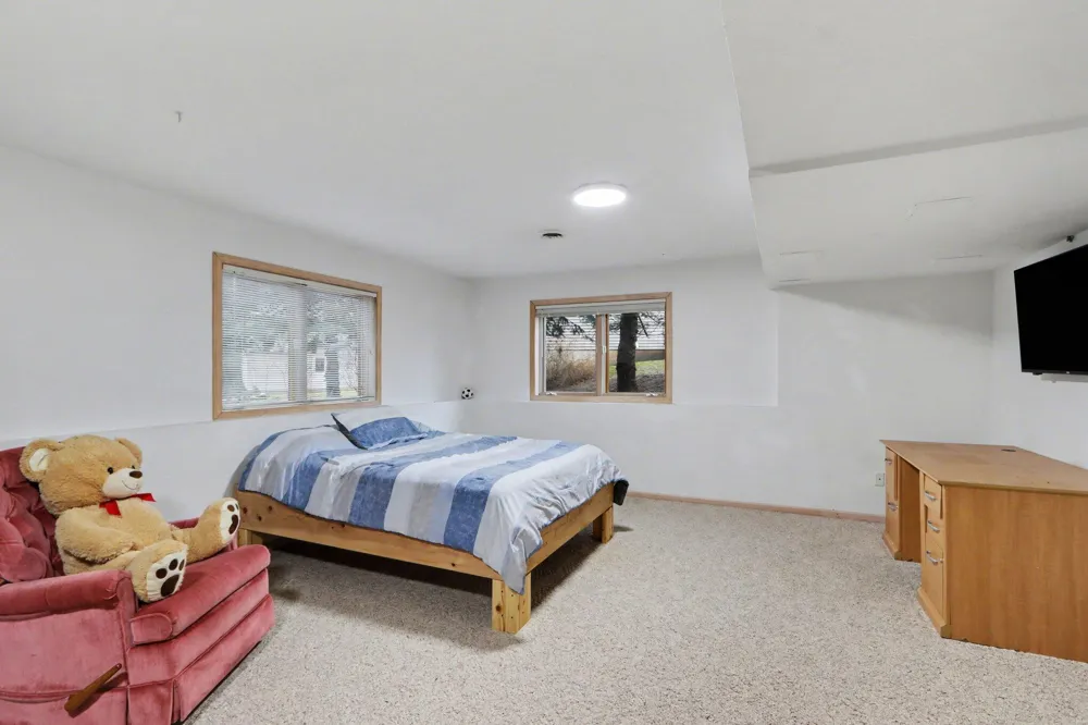 8127 Robinbrook Street Richland Village, MI 49083